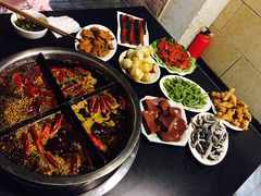 -岗上渣渣老火锅(两路口店)