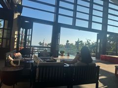 -亚龙湾喜来登·美景台大堂吧