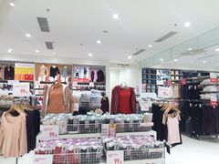 店内环境-优衣库(苏州天虹CCMall石路店)