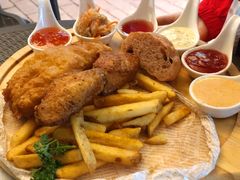 薯条配炸鱼排-车谷小镇