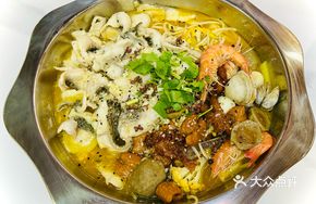Golden Soup Boiled Fish