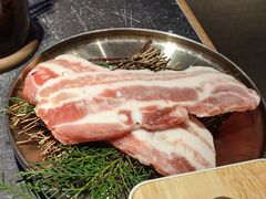 -草家酱蟹炭火烤肉店(珲春南路二店)