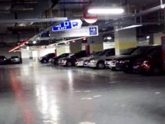 -百联又一城停车场