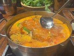 苗家大院秘制酸汤锅-苗家大院酸汤鱼(贵阳北站店)