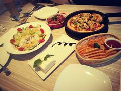 -必胜客(武汉欢乐谷店)