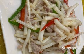 Stir-Fried Shredded Pork with Reed Stems