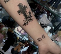 -木子·纹身店TATTOO穿孔·洗纹身