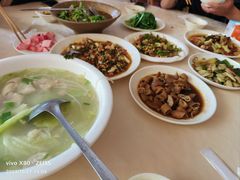 -茅屋大酒店