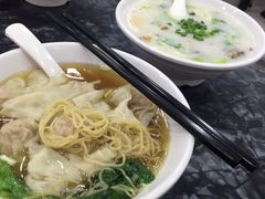 -燊意布拉肠云吞面(中山四路店)