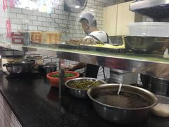 -覃肥叔桂林米粉(粮道街店)
