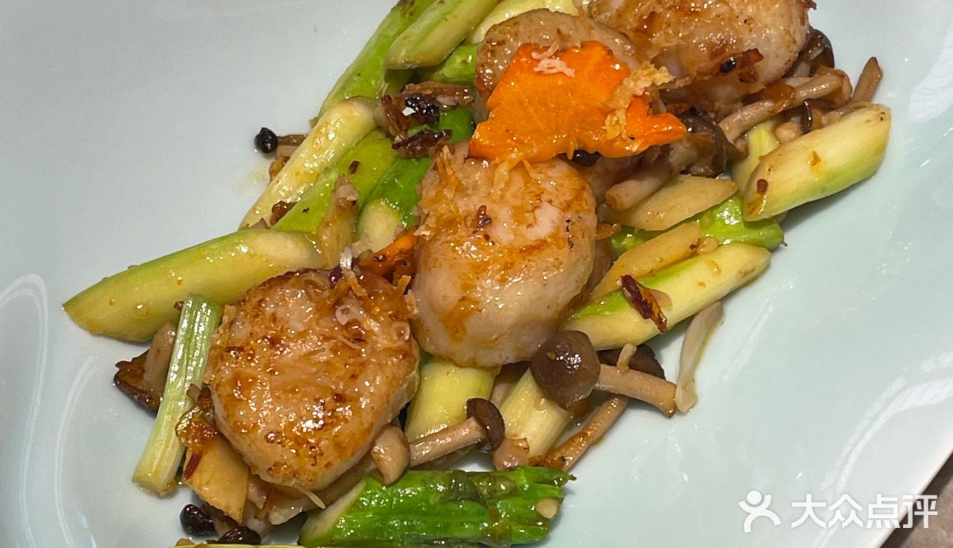 和姐妹来广粤天地看到的瑰茶厅，算是复古风