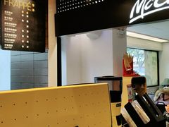 -麦当劳(中唱大厦店)