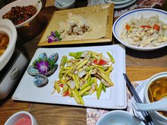 -黄泥岗·地道湖北菜(奥特莱斯店)