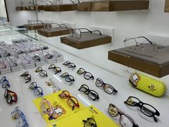-翰佐蔡司小乐圆·依视路星趣控·暴龙眼镜折扣店