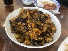 -巷子深菜馆·津门肘子(滨海店)
