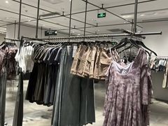 -URBAN REVIVO(七宝领展广场店)