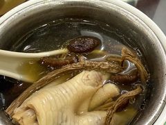 茶树菇龙骨炖鸡脚汤-荔园小馆(园岭新村二期店)