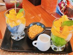 -Chom Cafe and Restaurant