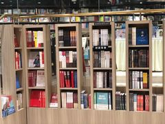 -钟书阁(群光广场店)