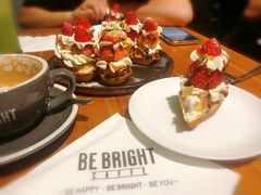 草莓忌廉华夫饼-BE BRIGHT KITCHEN(正佳广场店)
