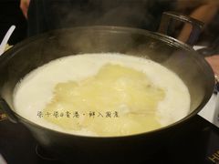 -鲜入围煮花胶鸡海鲜火锅