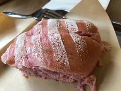 草莓芝士欧包-A30 BISTRO