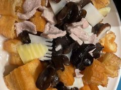 -侬佳蒸菜馆(听潮店)