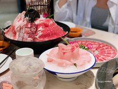 牛肉三重奏-煲宫猪肚鸡(晶品店)
