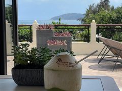 -亚龙湾喜来登·美景台大堂吧