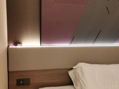 -IU酒店(广州白云站百信广场店)