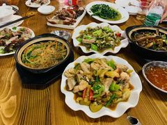 -黄记四更烤乳猪店