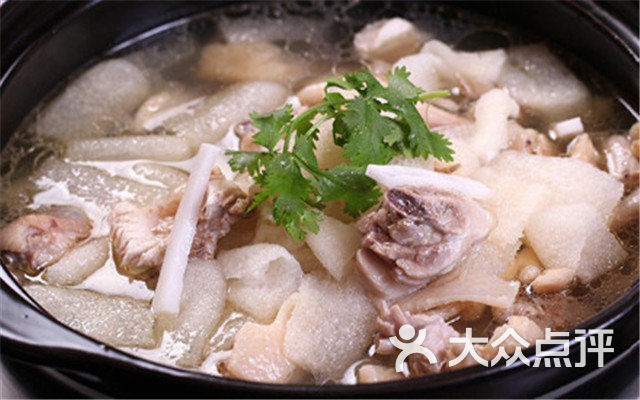 特色竹笙椰子鸡