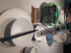 餐具摆设-费大厨辣椒炒肉(黄兴中心广场店)