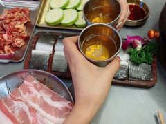 -围炉肉舍•炭烤活鳗•丹东海鲜烤肉(步行街店)