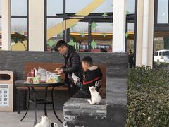 -窦店服务区-停车场