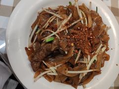 招牌干炒牛河-新大咀港式茶餐厅(宝山万达店)