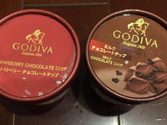 巧克力碎草莓冰淇淋-GODIVA(港汇恒隆广场)