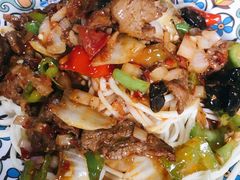 -歹歹的加个面过油肉拌面