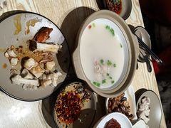 -叁煨蹄花·下饭盐帮菜(人民广场店)