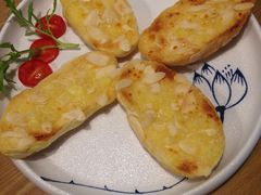 -樱花里音乐餐吧·牛扒椰子鸡(东圃店)