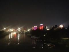 -万绿园