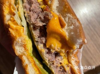 在荟聚逛吃 赶上kfc和牛堡活动 宜家餐厅还有我的yyds