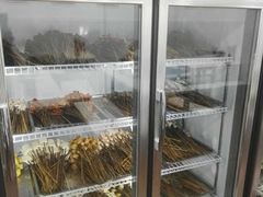 面包甜点陈列柜-蜀串香牛杂火锅串串