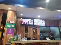 门面-尊宝比萨(较场口店)