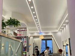 -V8潮牌·接发烫染连锁