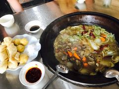 -粘豆包柴火铁锅炖