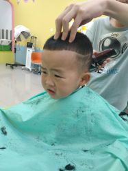 -爆米花儿童美发乐园