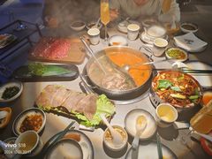 -伴山牛贵州黄牛肉火锅·苗疆非遗艺术餐厅(上海首店)