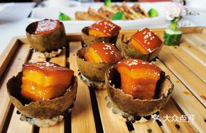 Lo Han Guo Braised Pork