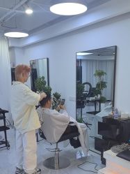-V7 HAIR SALON